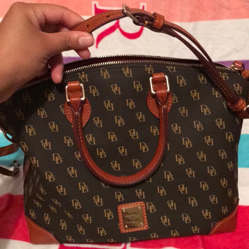 Dooney & Bourke  handbag 👜